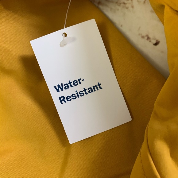 [on] water resistant parka - Picture 4 of 5